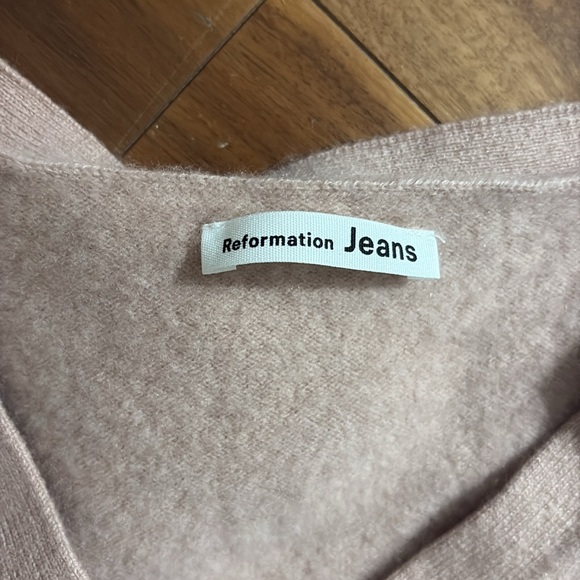 Reformation Cashmere V-Neck Short Sleeve Cardigan - Picture 6 of 6